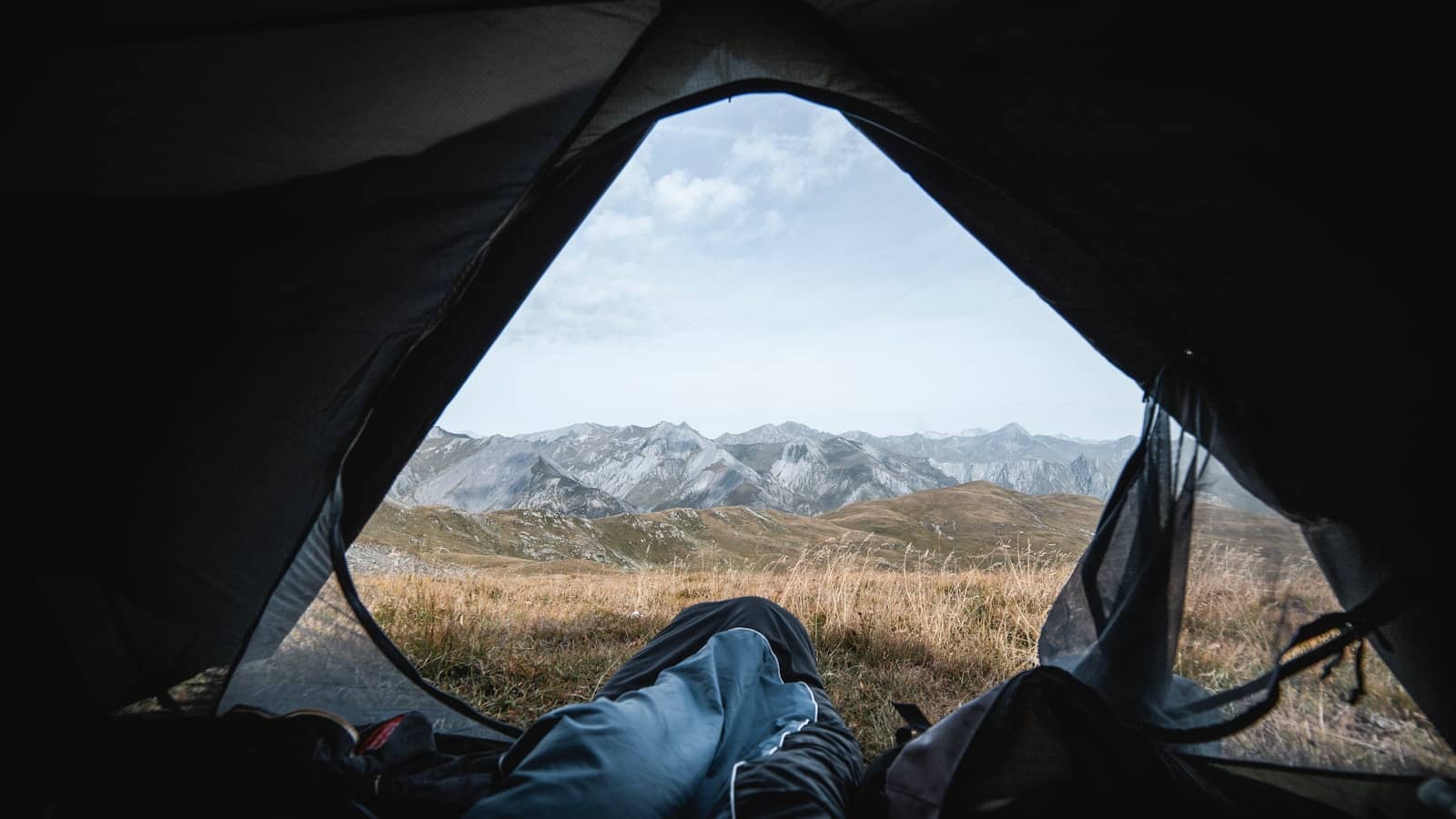 Choisir équipement camping et randonnée pour un long voyage